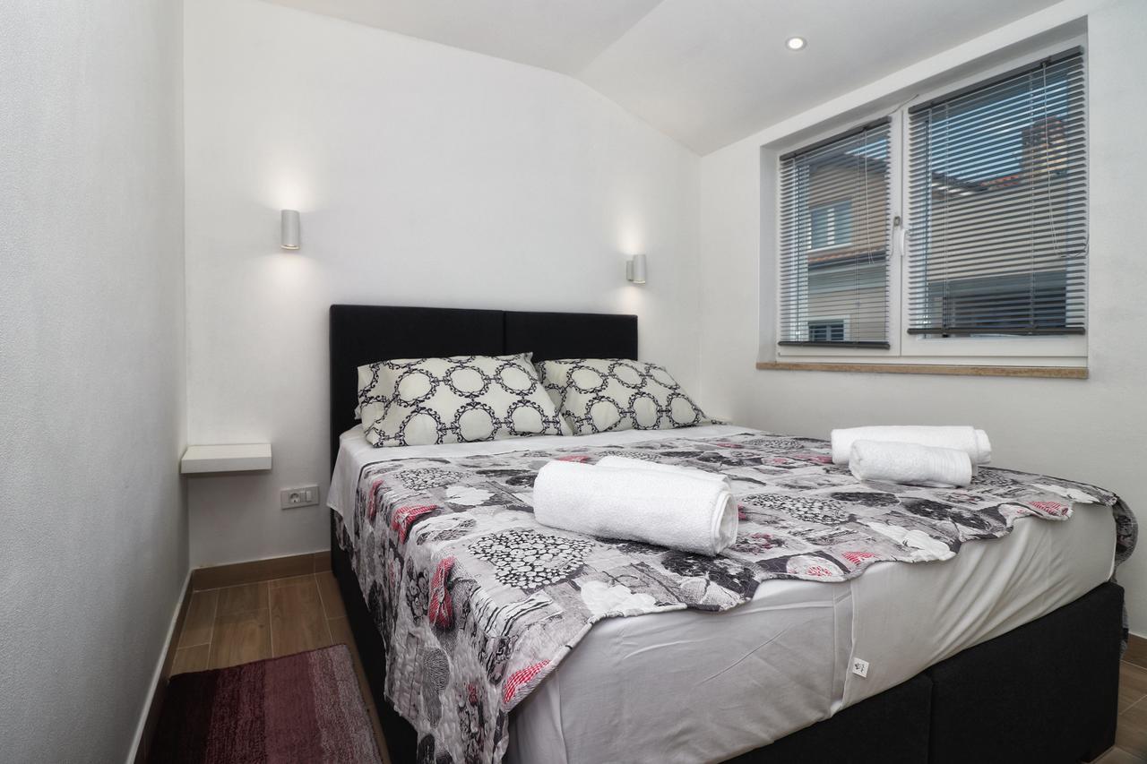 רוביני Apartments Korina & Dadi מראה חיצוני תמונה