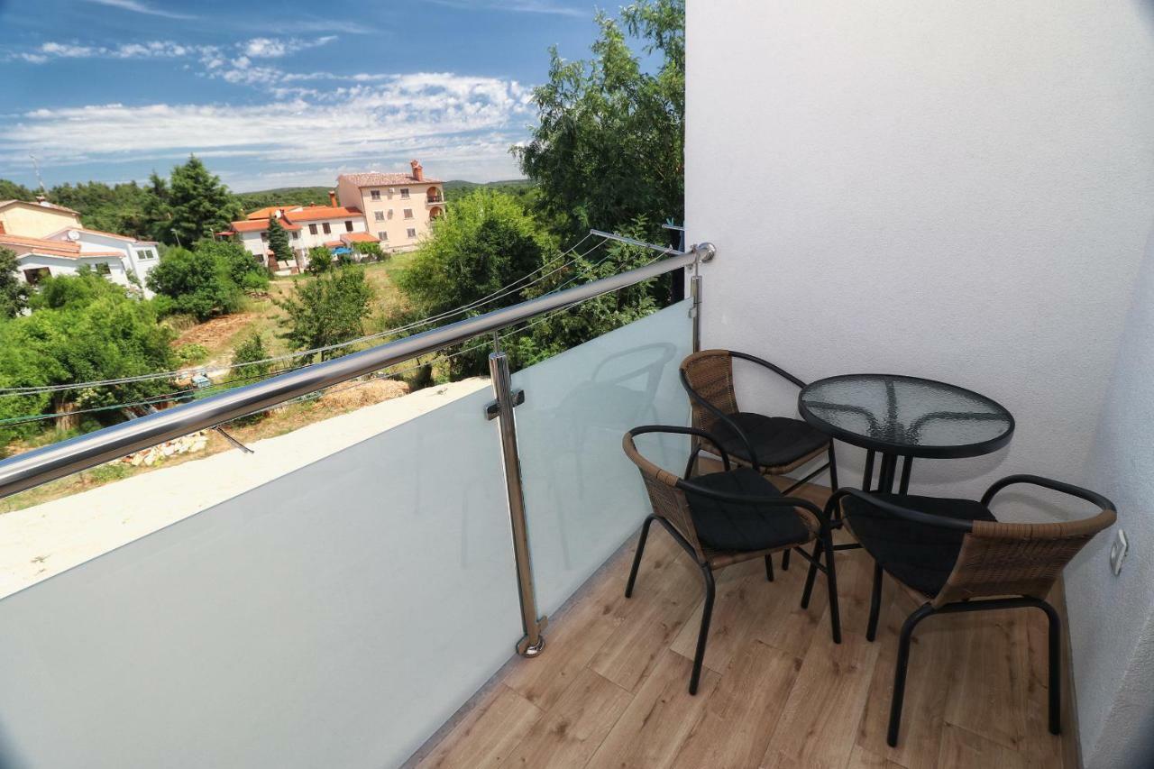 רוביני Apartments Korina & Dadi מראה חיצוני תמונה
